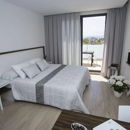 Playa Apartahotel 3*
