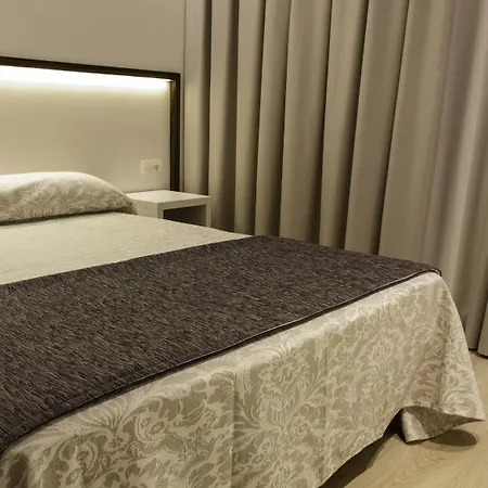 Playa Aparthotel 3*
